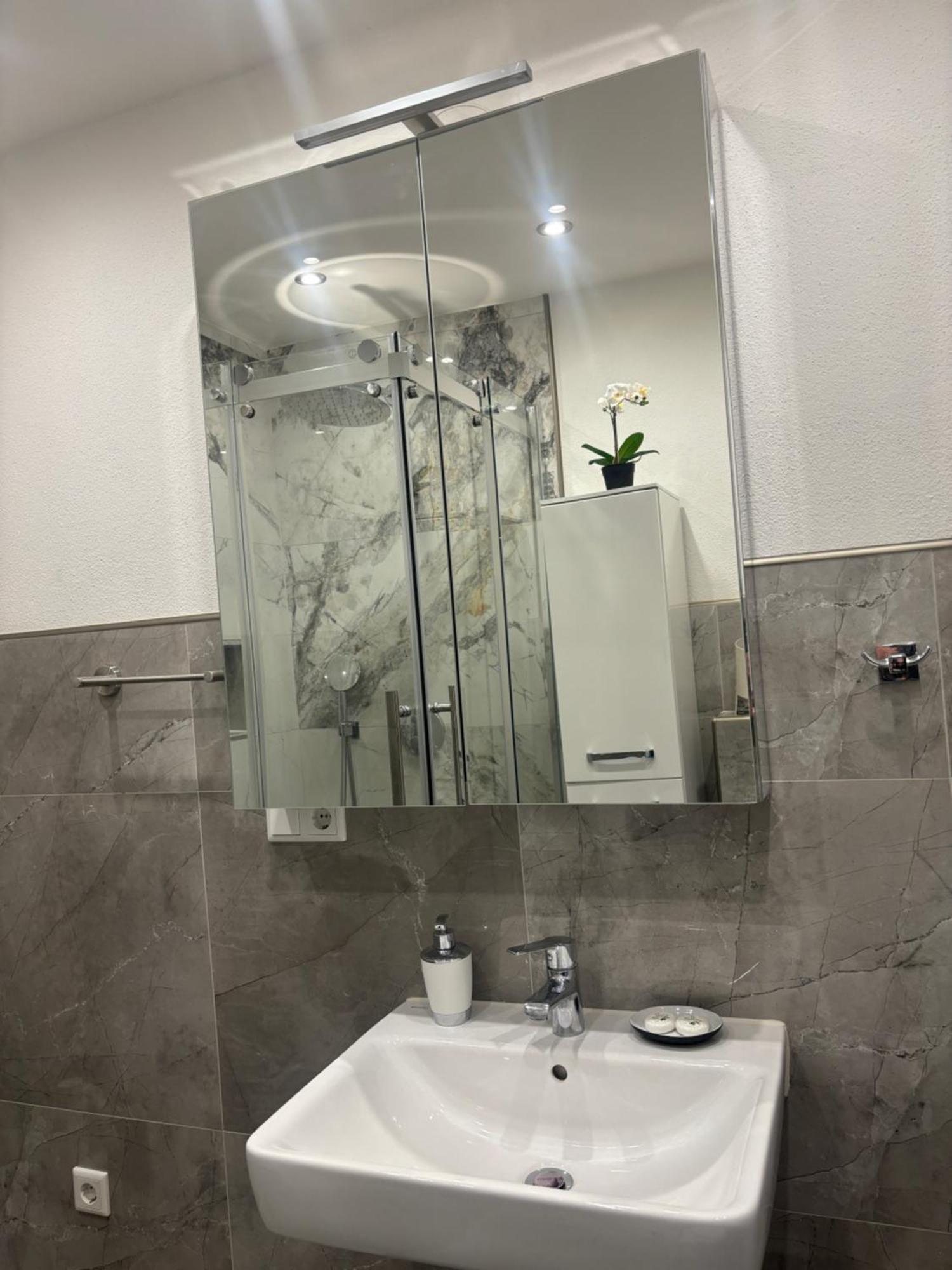 Lenti Duesseldorfer Apartment'S Eksteriør bilde